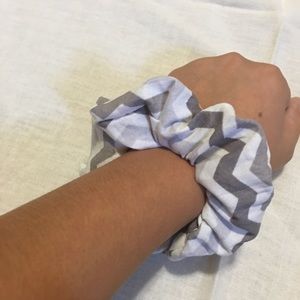 Shevron scrunchies